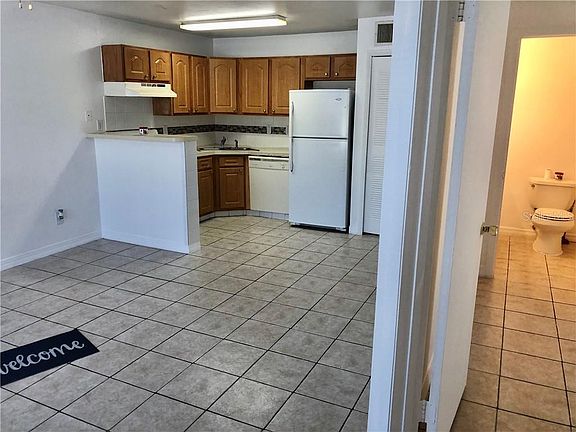 3rd image of 4772 Walden Cir #17