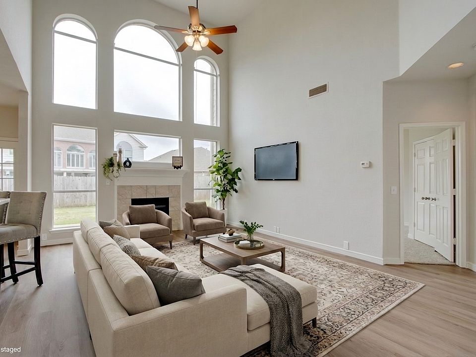 1st image of 4008 Double Oak Dr