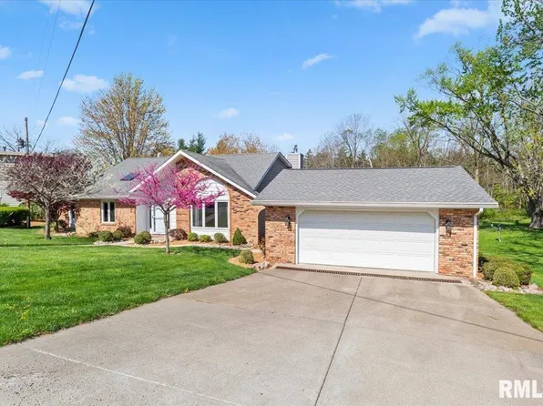 168 Birch Rd, Petersburg, IL 62675