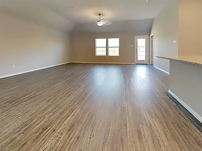 2926 Culver Ave — Photo 7
