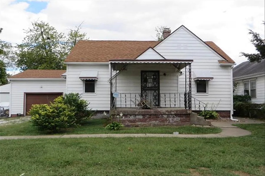1141 S Mickley Ave photo 1