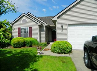 71 Rolling Hills Dr, Franklin, OH 45005
