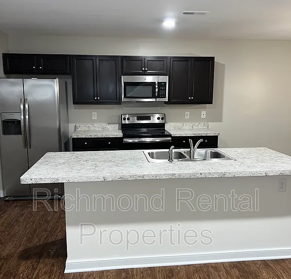 1503 Stonewall Manor Dr — Photo 4