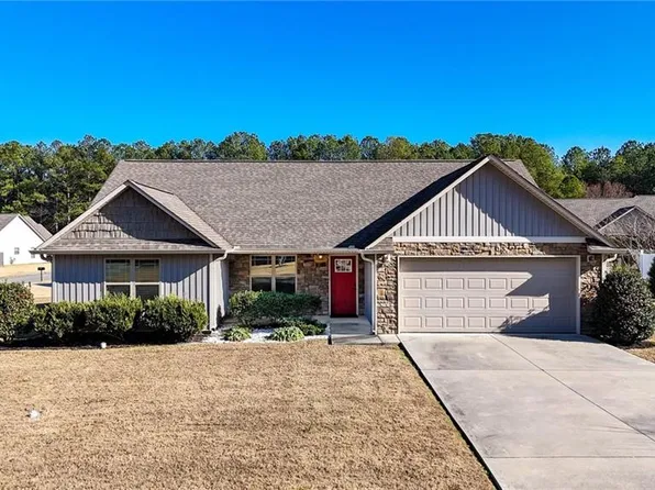 111 Koufax Dr SW, Calhoun, GA 30701
