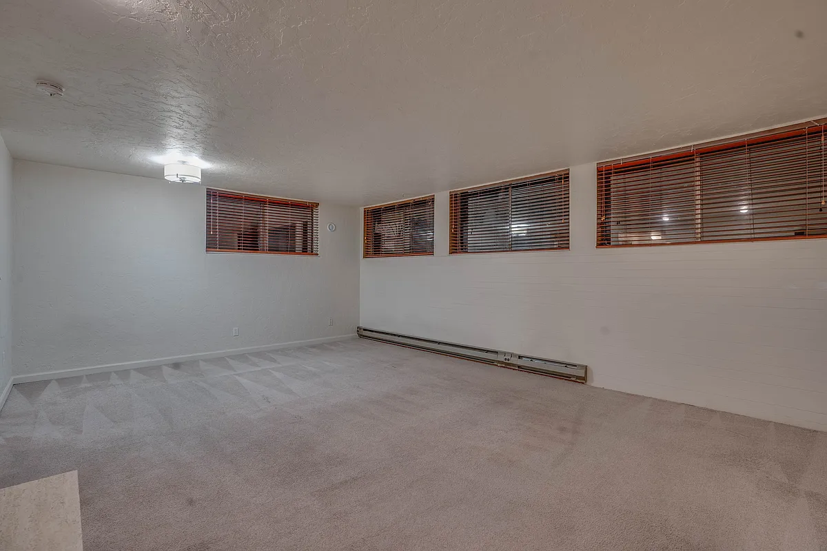 Building Photo - 2462 Dexter Ave N #6B