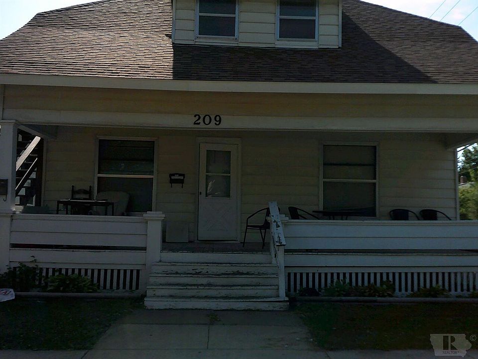 2nd image of 209 N Adams St