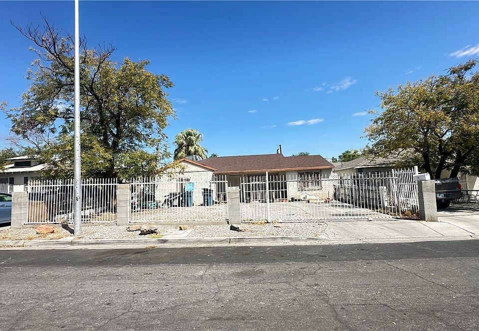 1st image of 2117 Elm Ave