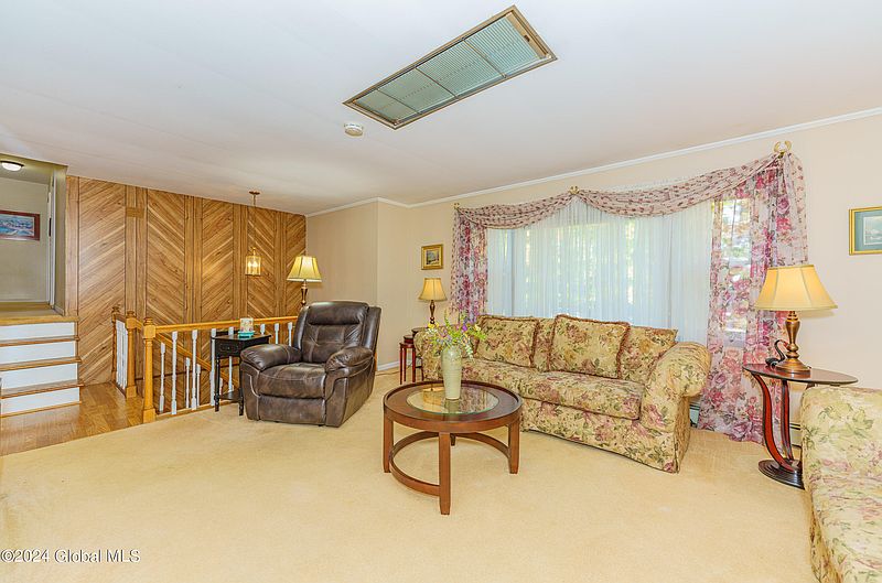 4th image of 33 Birch Road