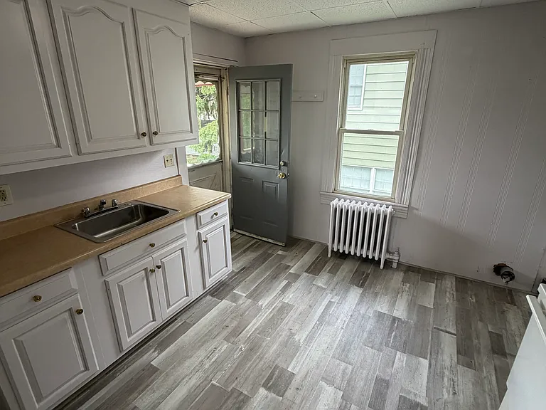 1413 Bulwer St #2 — Photo 6