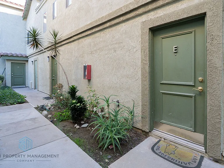 8407 Spring Desert Pl #E — Photo 3