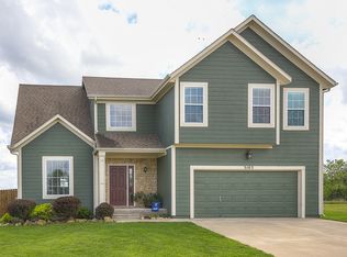 3103 Katy Trail Dr, Harrisonville, MO 64701
