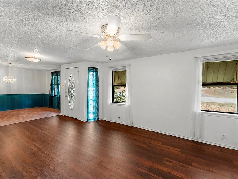 602 Legendary Ln — Photo 7