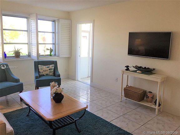 3rd image of 2309 Park Ln APT 110