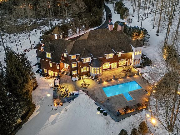 2nd image of 26 Hollow Ridge Road