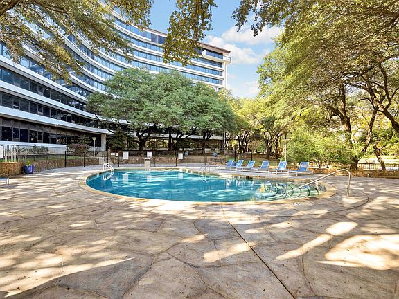 Skyline at Kessler apartments community photo