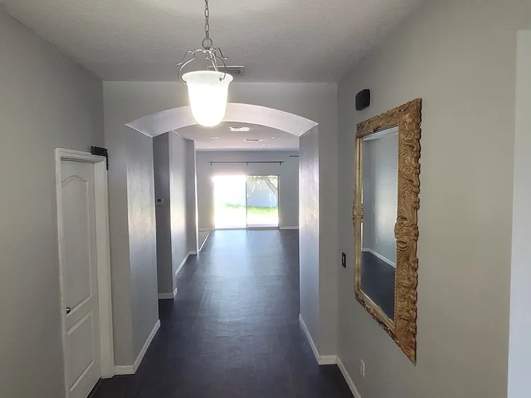 1800 Rufus King Dr — Photo 2