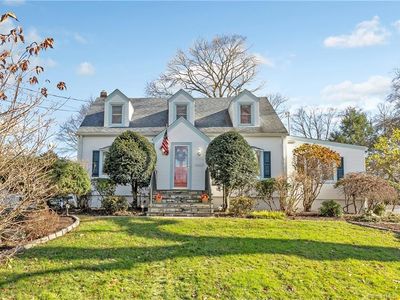 290 Booth Hill Rd, Trumbull, CT, 06611