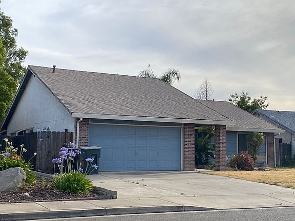2nd image of 320 Manzanita Dr