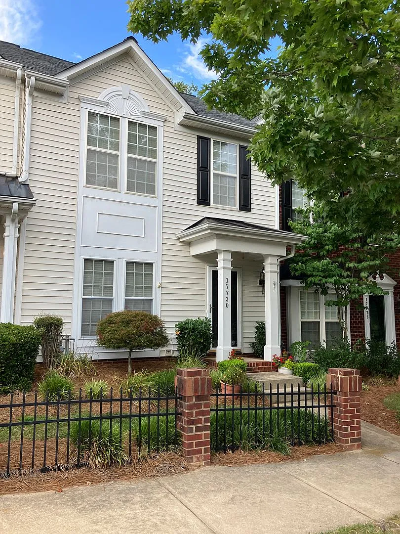 Beautiful 2/2.5 townhome in Cornelius — Photo 1