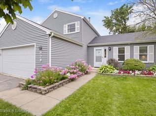 829 Wheatland Ln, Aurora, IL 60504