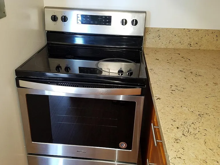 1560 Thurston Ave #902 — Photo 8