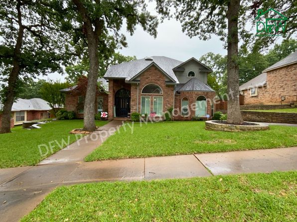 3909 Meadow Dr, Grapevine, TX 76051