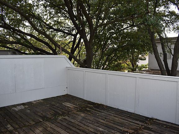 3rd image of 6718 Eastridge Dr