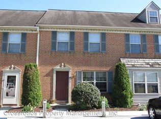 206 Rittenhouse Ct, Lancaster, PA 17601