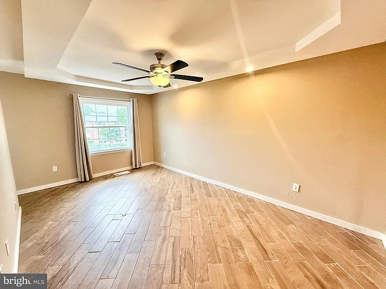5439 Richenbacher Ave — Photo 9
