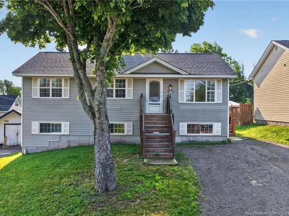24 Miles Rd, Riverview, NB E1B 1E2