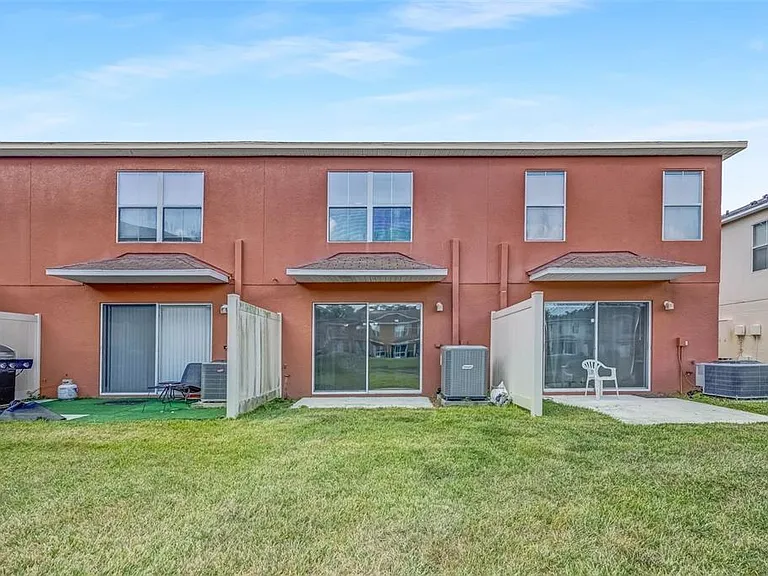 6928 Hawthorne Trace Ln — Photo 31
