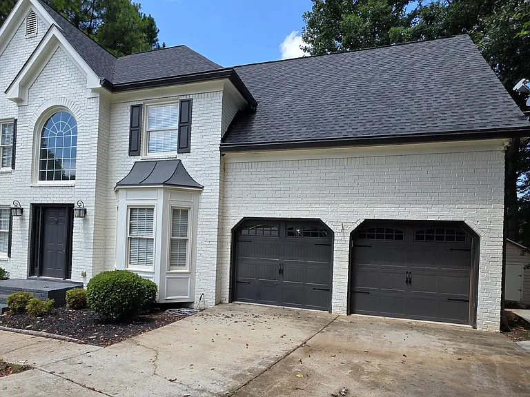 1025 River Overlook Dr — Photo 1