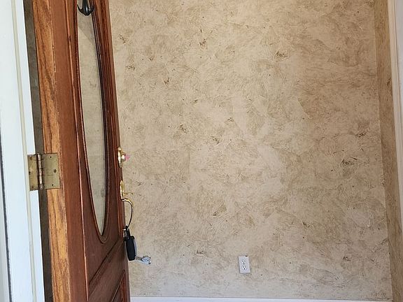 2nd image of 809 Stetson Dr