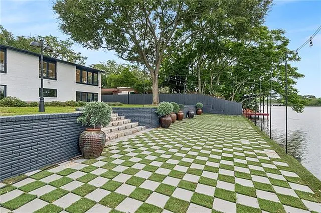 8 Park Island Dr — Photo 36