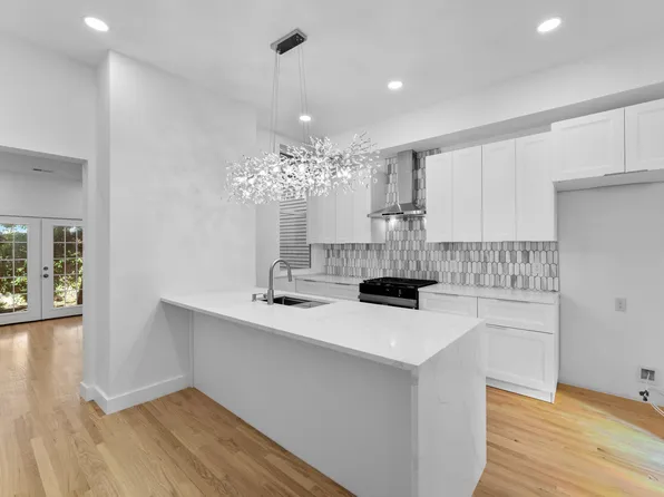 330 Forrest Street image 11 of 33