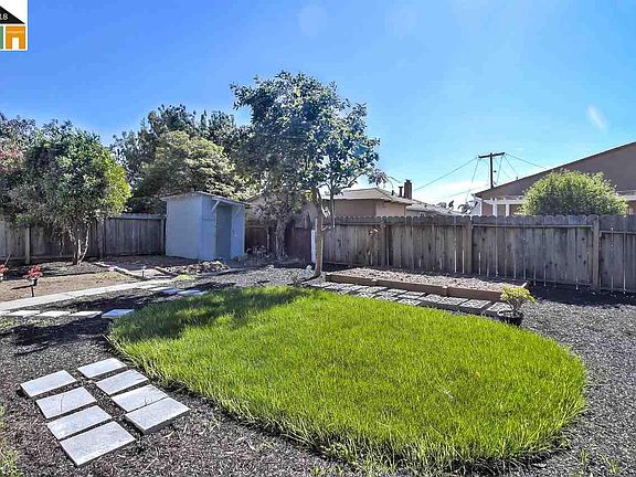 3rd image of 22785 Corkwood St