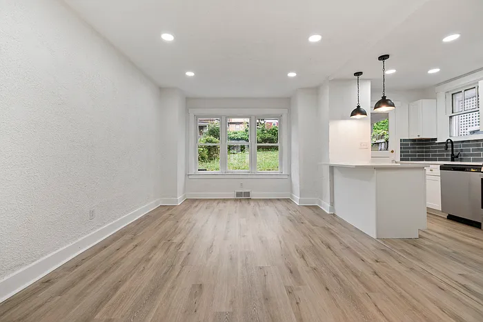 2217 Hawthorne Ave — Photo 20