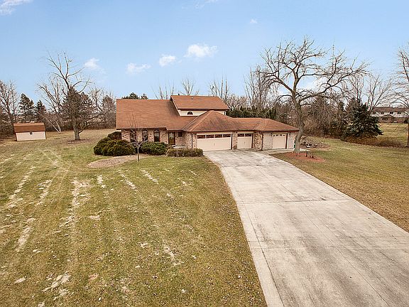 2nd image of 15609 Glen Wood Ct
