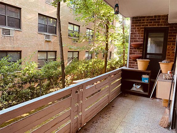 4th image of 14 Stoner Ave APT 1J