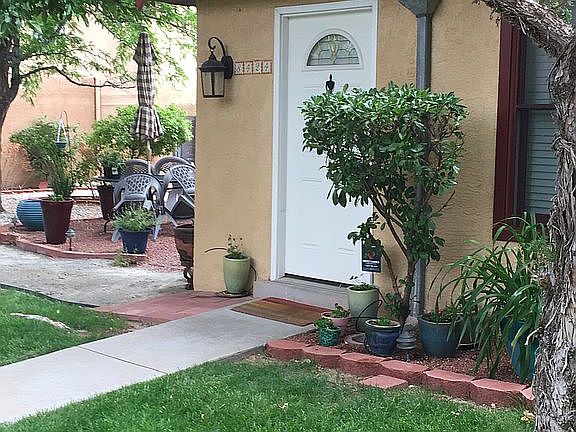Chambers - Front Yard