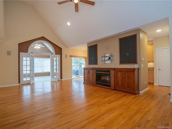 4th image of 142 Thistle Pond Dr #142