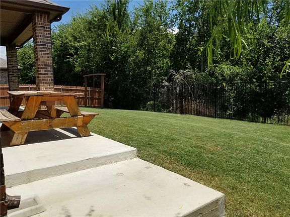 3rd image of 242 Ashlawn Dr