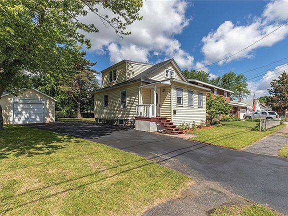 3rd image of 285 Pleasantview Ave