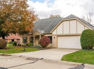 1045 Brook Ln, Rocky River, OH 44116