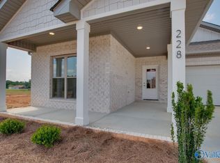 228 Hope Ridge Dr, New Hope, AL 35760