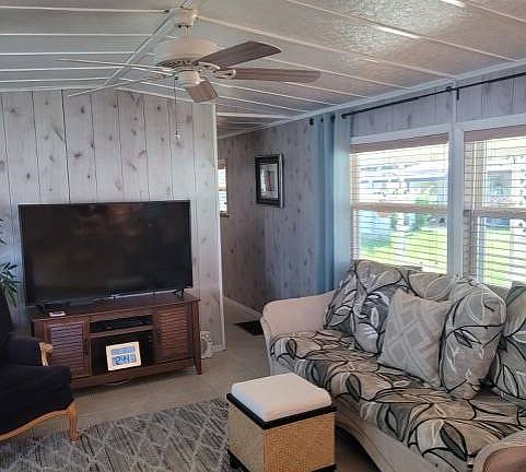 2nd image of 918 Reed Canal Rd #231