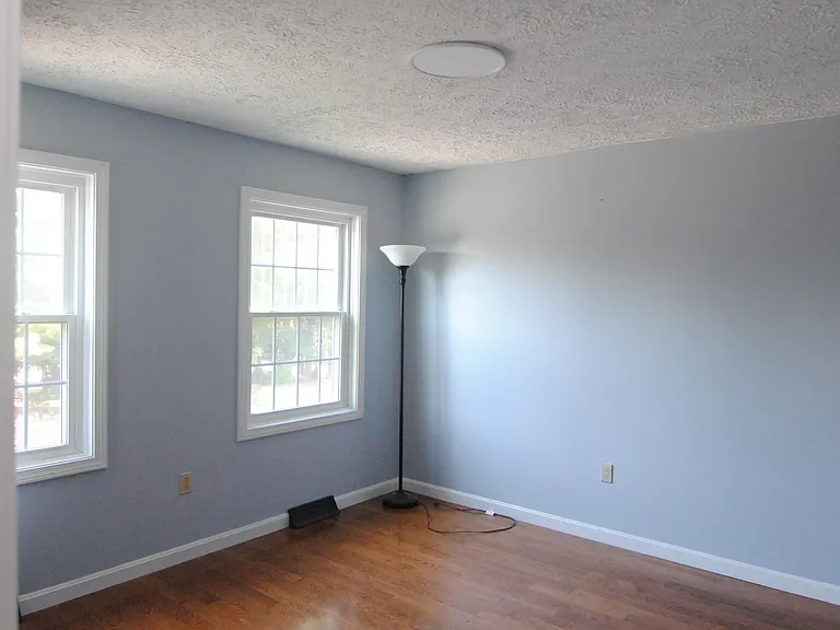 25 Cadogan Way — Photo 15