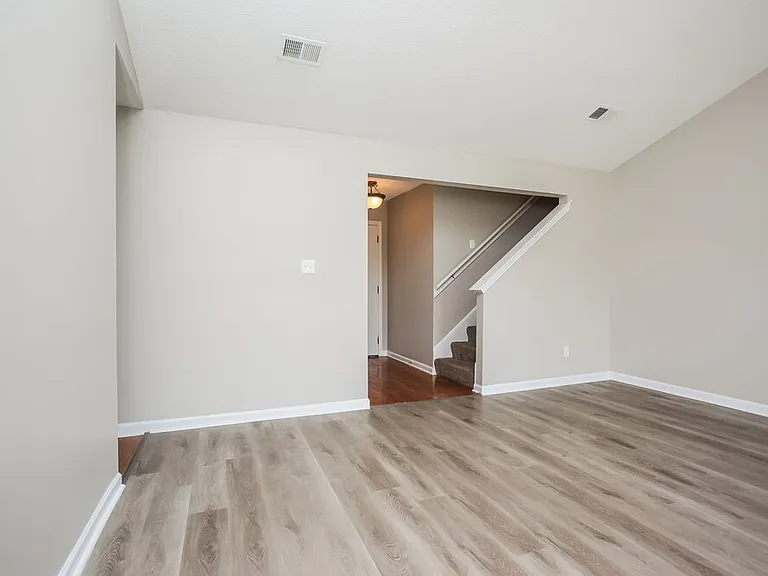 6379 Sandbourne E — Photo 4
