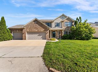 506 Riverbend Blvd, Mahomet, IL 61853