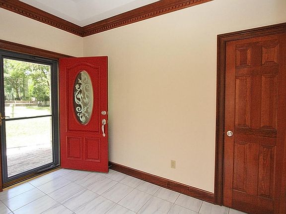 2nd image of 843 Grove Bluff Cir N